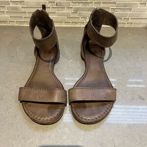 Frye grey Leather Sandals size 8